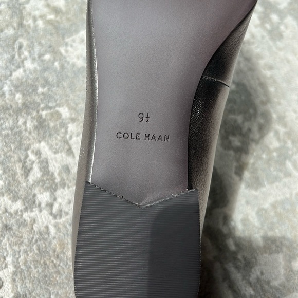 Cole Haan 1 inch heel silver shoe - Picture 5 of 6